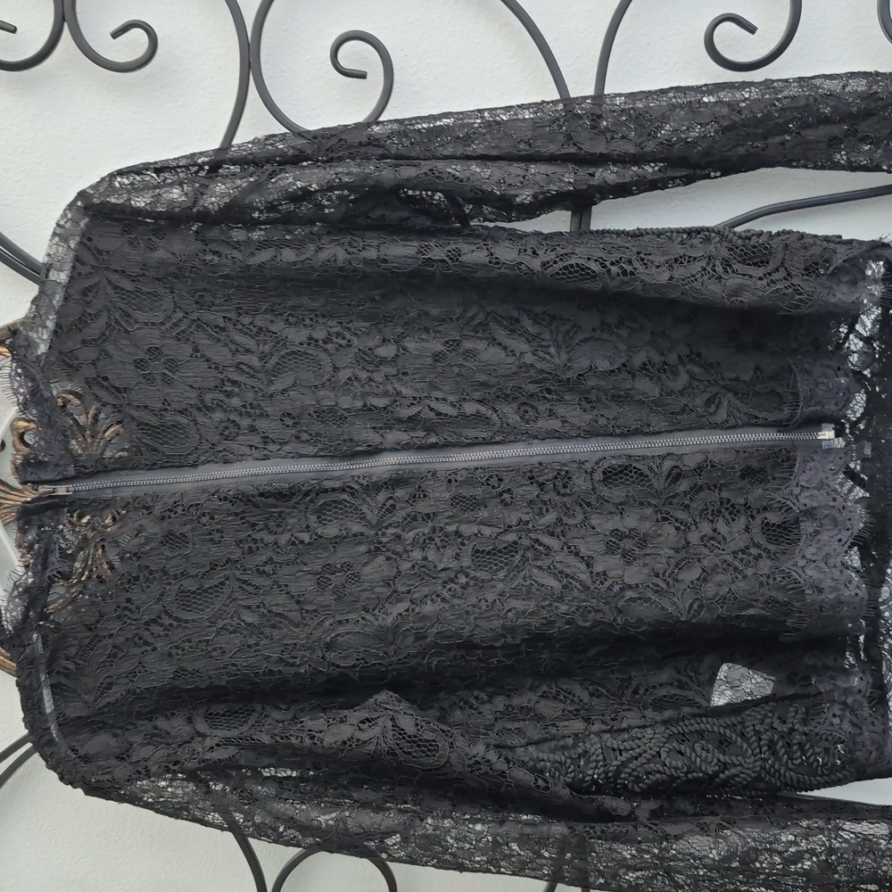 Elegant Black Lace Top - Picture 3 of 5